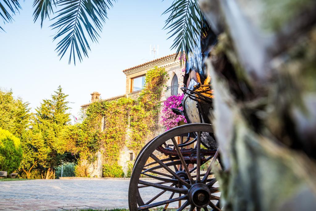 Le Colline Del Gelso-Masseria Mazzei Guest House Rossano Exterior photo