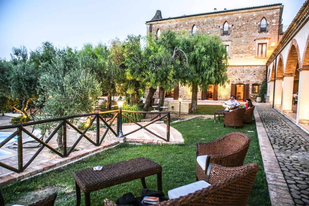 Le Colline Del Gelso-Masseria Mazzei Guest House Rossano Exterior photo